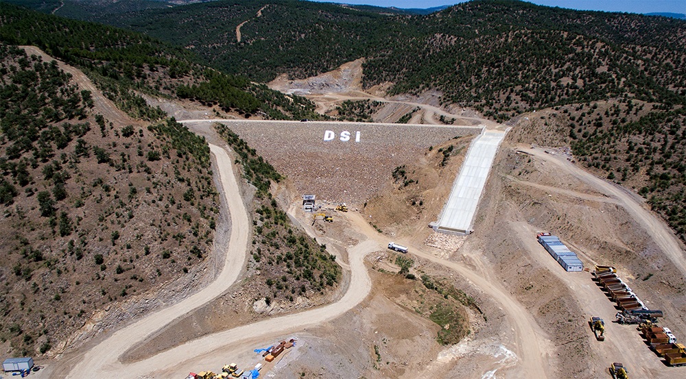 Demirci Kılavuzlar Barajı Tamamlandı