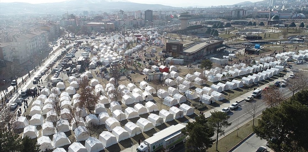 Elazığ ve Malatya'da Vatandaşlara 13 Milyon TL Deprem Desteği Verildi