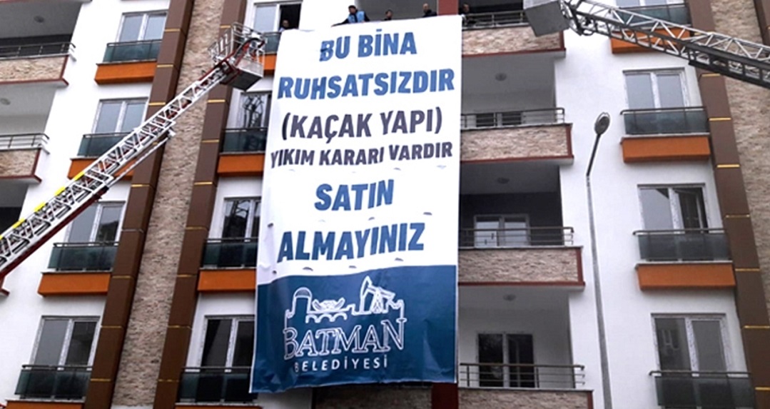 Belediye Kaçak Yapıları Teşhir Etti