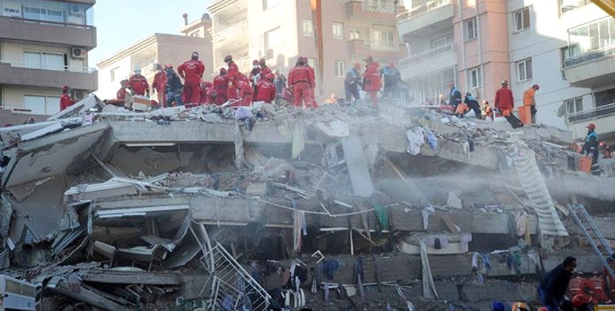 İzmir Depreminde Yıkılan Binaların Hurdaları Satışa Çıktı