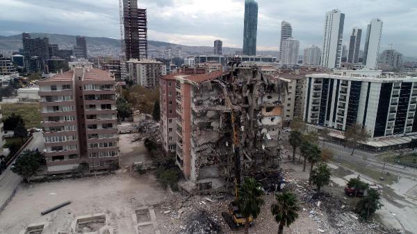 Depremleri Şiddetli Hissetmemizin Nedeni Uygun Olmayan Zeminde Konut Yapılması