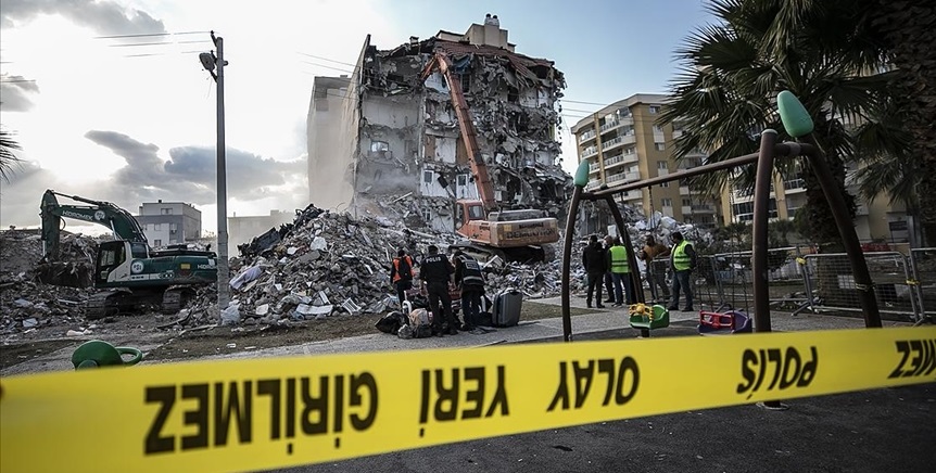 İzmir Depreminde Yıkılan Binalarla İlgili 22 Kişi Hakkında Gözaltı Kararı