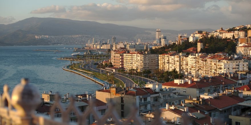 İzmir'de Konut Fiyatları Düştü! En Çok Hangi İlçede Konut Satıldı?