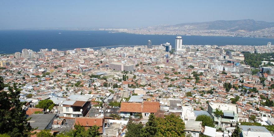 İzmir'de Kentsel Dönüşüm Hemen Başlamalı!