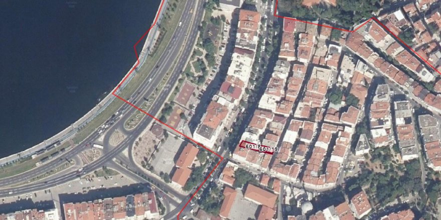 TSE Konak'ta Deniz Manzaralı Apartmanı Satışa Çıkarıyor