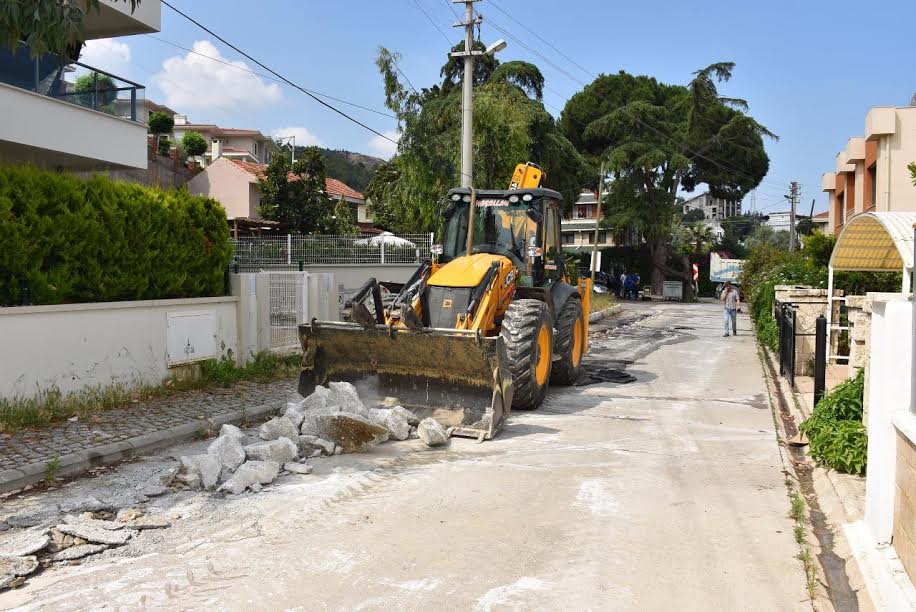 Narlıdere Limanreis'te Doğalgaz Çalışmaları Sürüyor