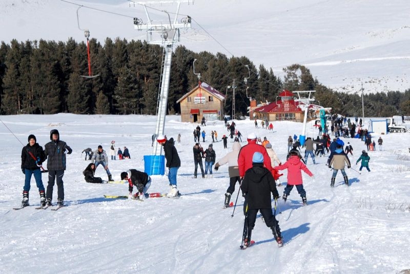 Ardahan Yalnızçam Kayak Merkezi Açıldı